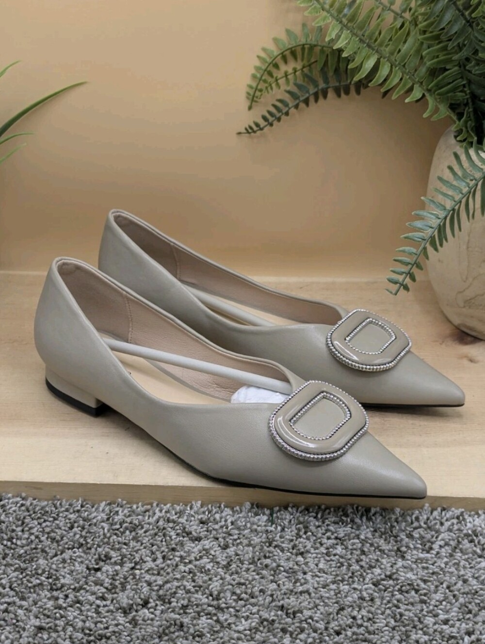 New C. Paravano Pumps Women's Sz 38 Slip Big Buckle Dress Shoes